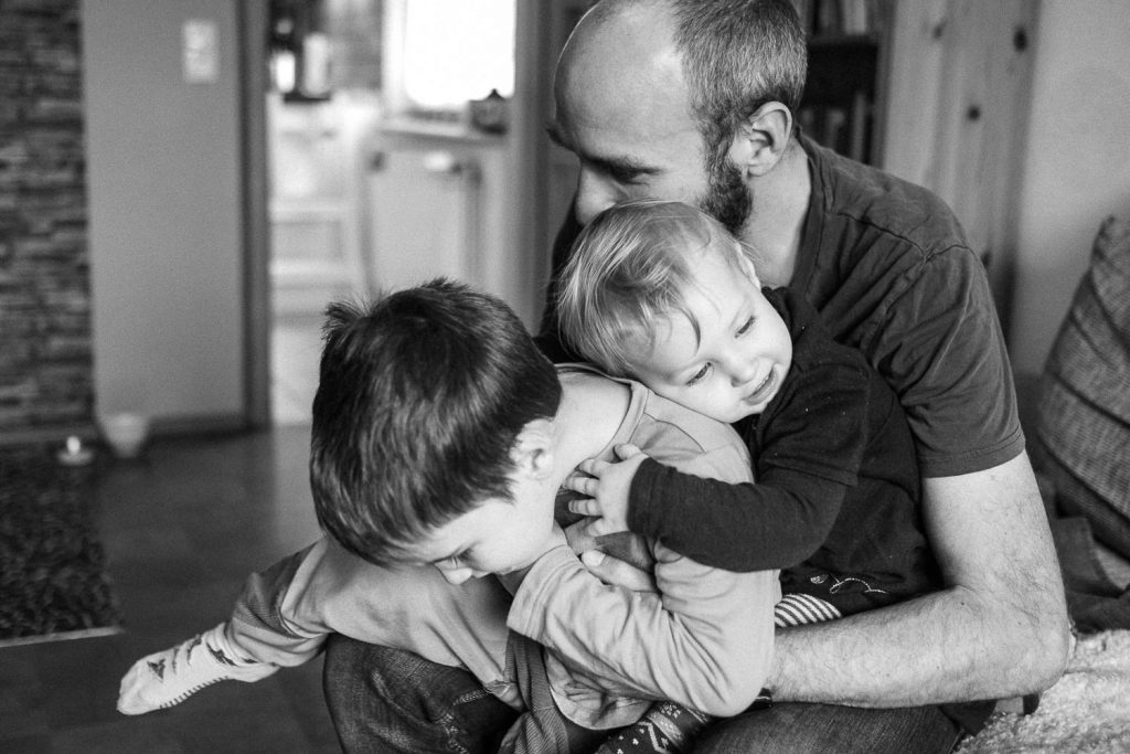 Familienfotograf Düsseldorf hält eure innigen Familienmomente fest