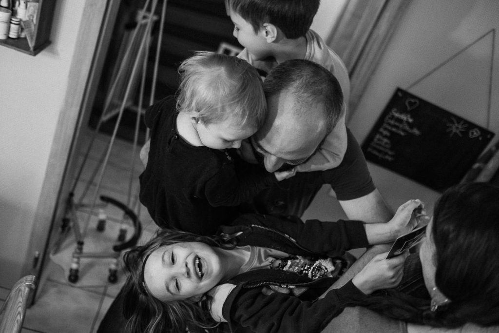 Vaterliebe Fotoshooting mit der ganzen Familie in Düssldorf