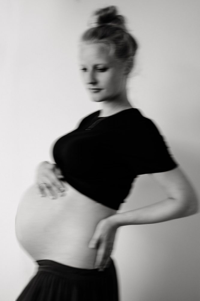 Schwangerschaftsshooting in Bewegung