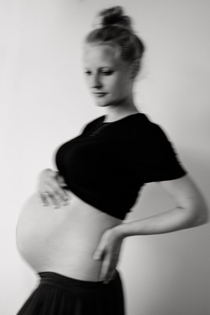 Schwangerschaftsshooting in Bewegung