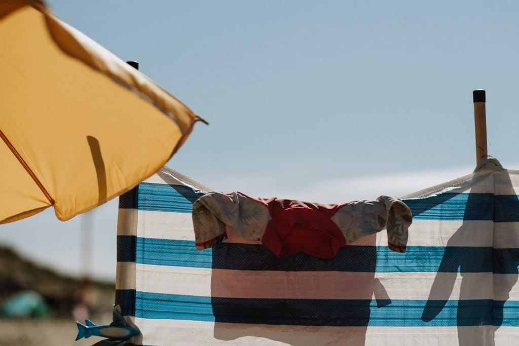 Sonnenschirm und Sonnenschutz